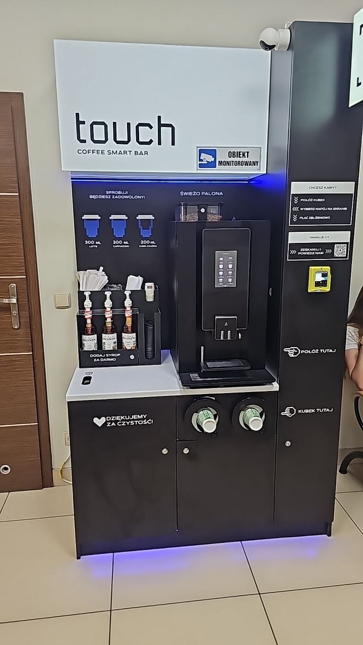 Kawiarnia samoobsługowa Touch — Centrum Medyczne Polmed, Poznań
