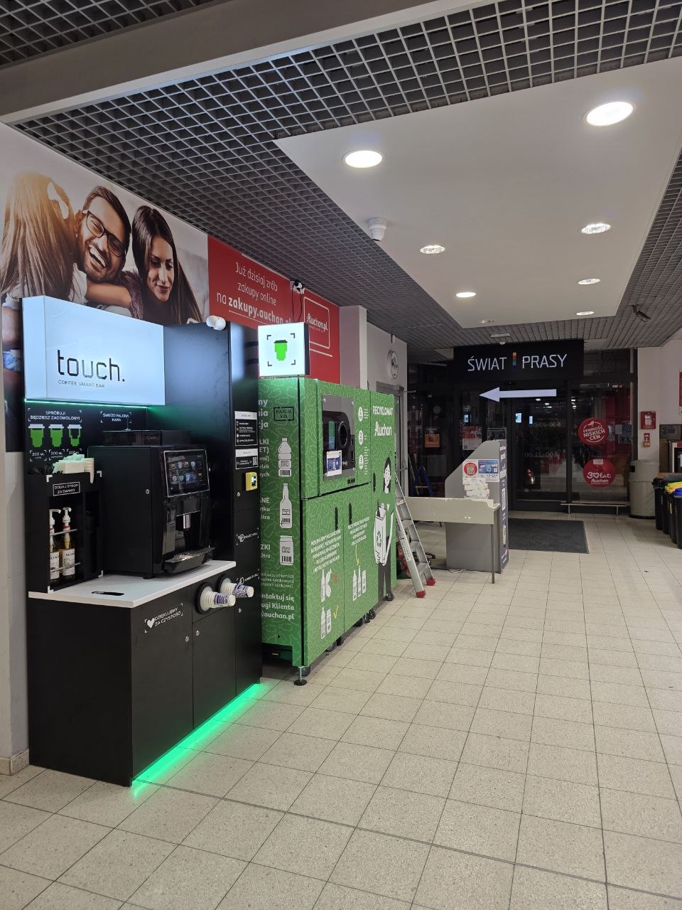 Kawiarnia samoobsługowa Touch — Auchan, Wrocław